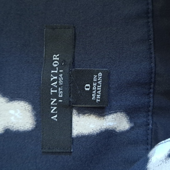 🌻3/$15🌻 Ann Taylor skirt - Picture 4 of 7